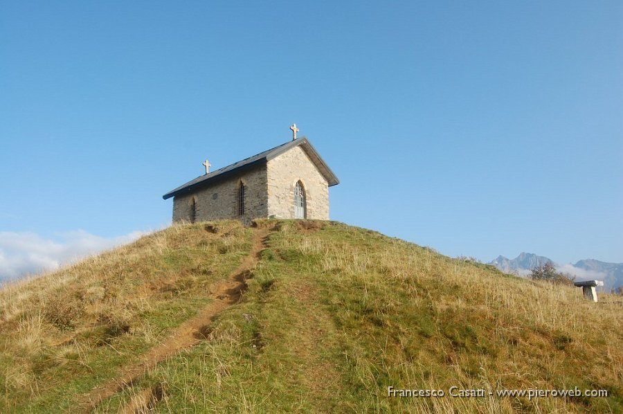 2-Bella chiesetta al passo di Manina.jpg